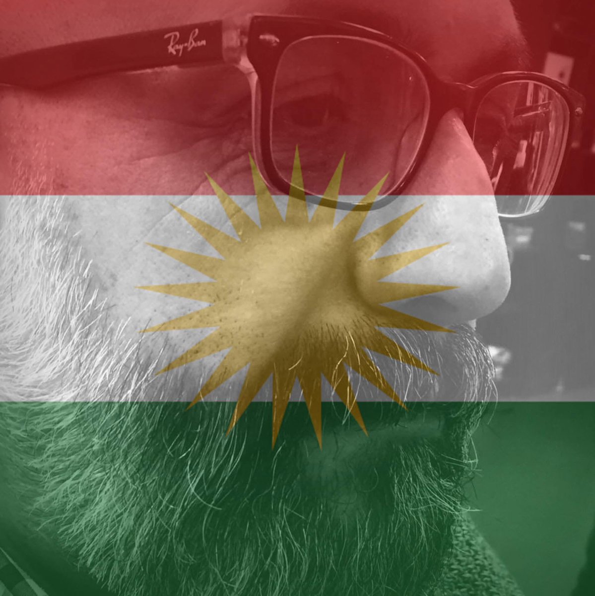 Ala me,
Axa me,
Zimanê me,
Sirûda me,
Yezdanê Mezin kêm neke serê me!.. 🙏

Roja Ala Kurdistanê pîroz be!.. ❤️☀️💚

17-12-2025