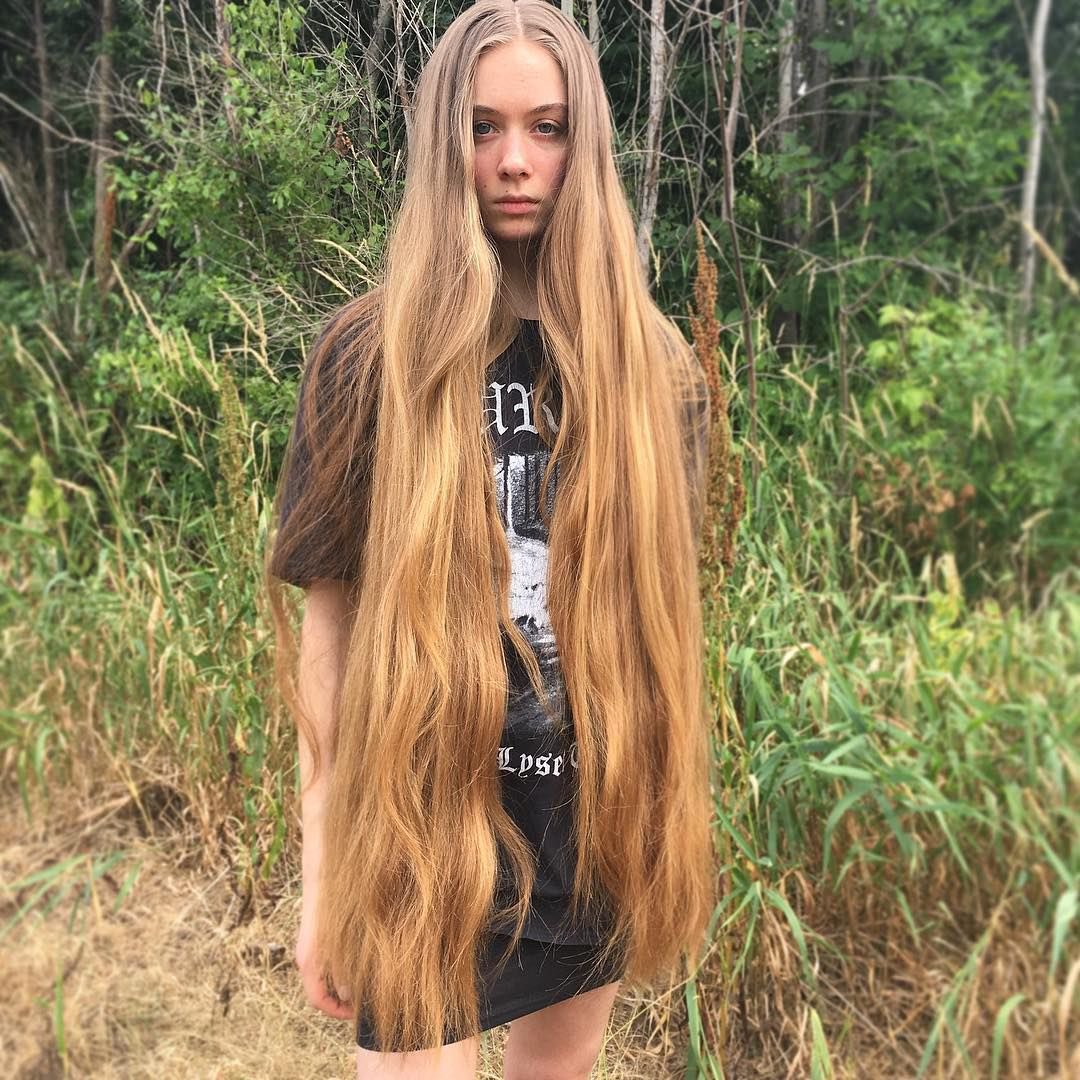 dr_duchesne's tweet image. They suspended this girl from school for "racially motivated hair intimidation" of immigrant/black girls.