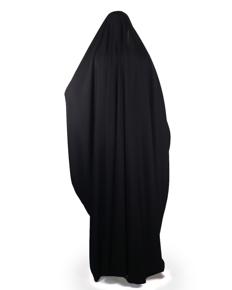 <a href="/almajlisom/">المجلس</a> من وين تجيبوا هالتخاريف ..؟؟
من قال إن العباءة دخيلة ..؟؟
أنا من لما حفظت العقل والحريم في شمال الباطنة ما يطلعن من البيت إلا بعباءة راس سودا ..
يلبسن الليسو لما يجتمعن للقهوة في الحارة فقط ..
بس ودي أعرف شو الهدف الحقيقي من ورا هالمقطع ..؟
هل هي دعوة صريحة للتخلي عن العباءة ..؟؟