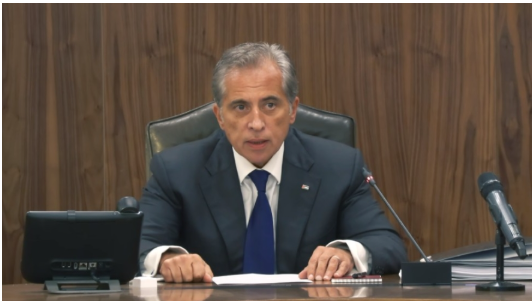 رئيس الوزراء يترأس الاجتماع الأول للجنة إعداد البرنامج التنفيذي للحدّ من الإلقاء العشوائي للنفايات 