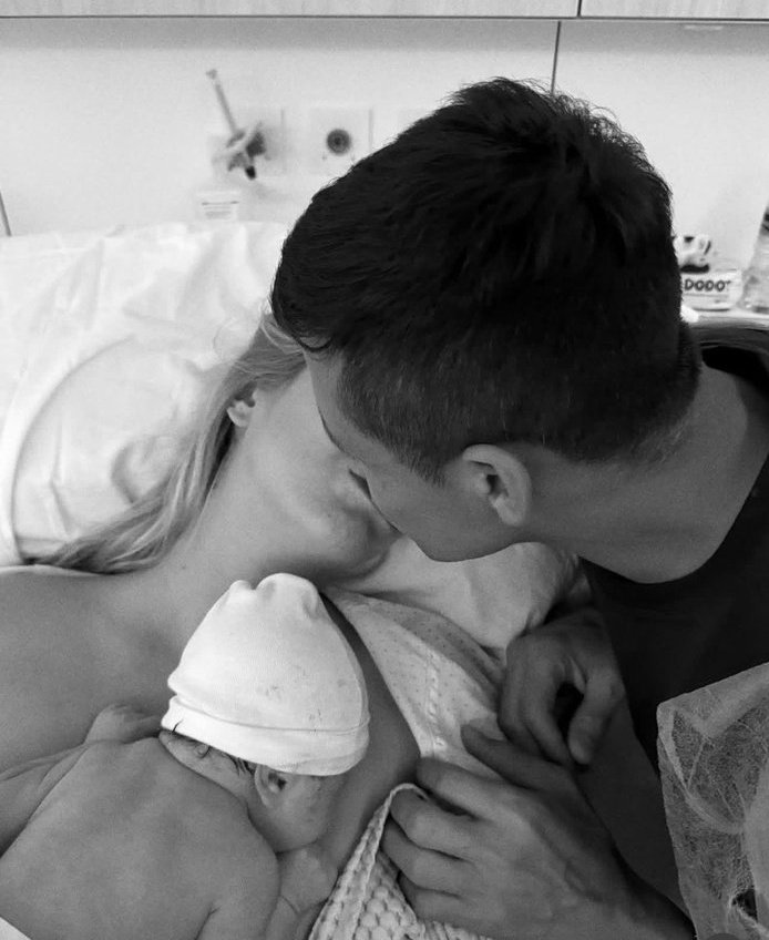 EL PADRE MARAVILLA 
Alexia Sanchez ya es padre