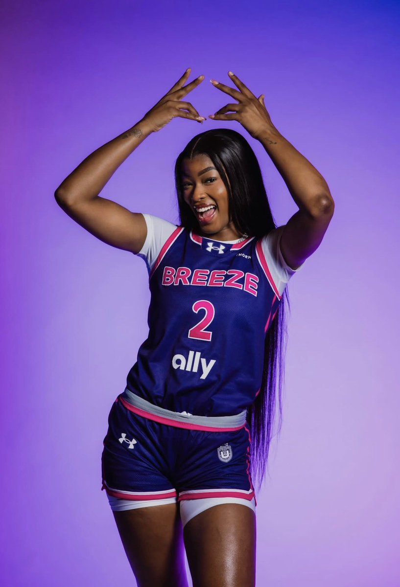 BreezeBC🌴 tweet media