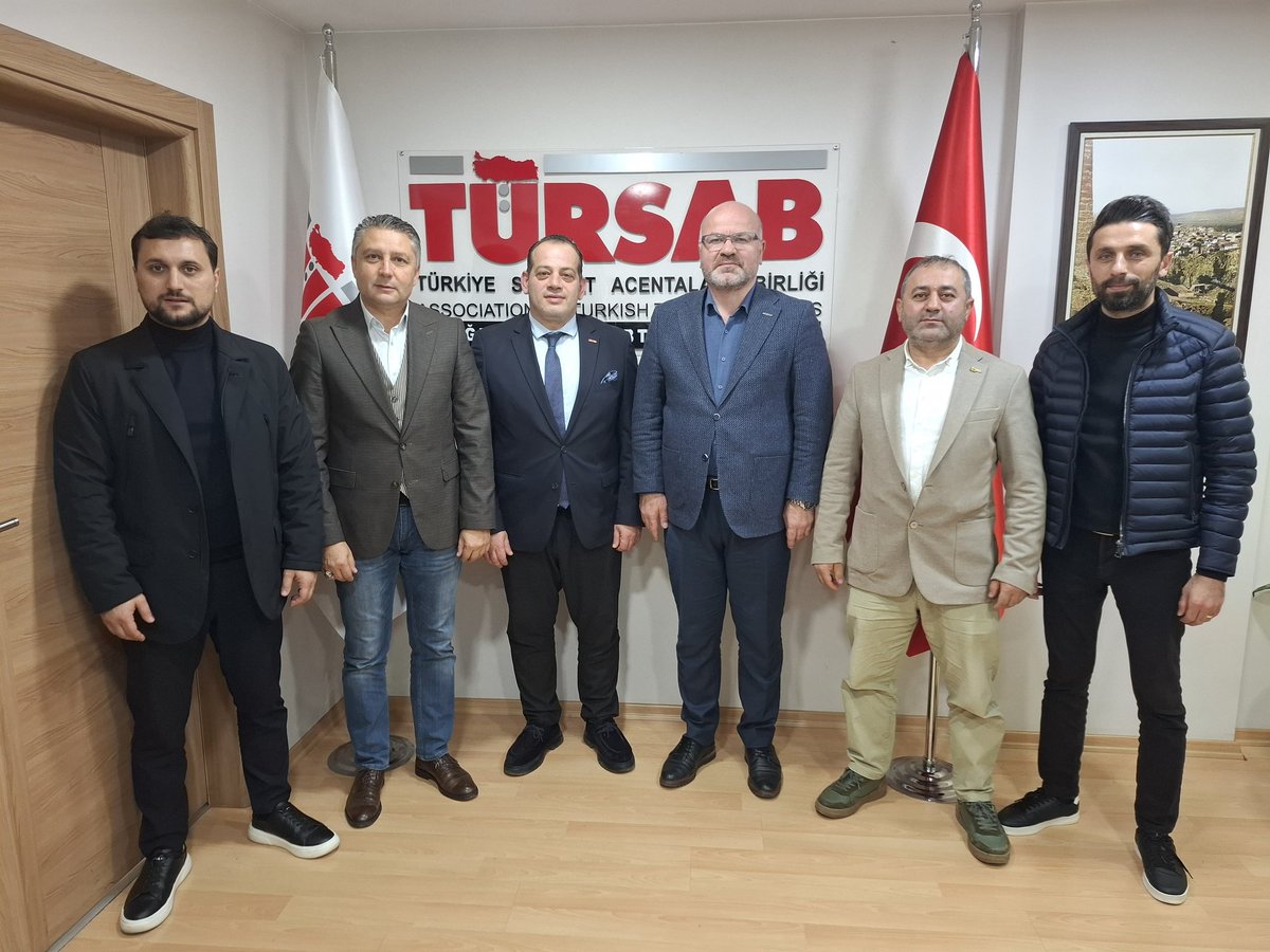 Şube Başkanımız Mesut İskenderoğlu, Başkan Yardımcımız Nihat Yılmaz ve Üyemiz Adil Aydın ile birlikte görevine yeni seçilen TÜRSAB Doğu Karadeniz Başkanı Mehmet Ali Tuna'yı makamında ziyaret ettik. Kendisine yeni görevinde başarılar dileriz 

#MUSIAD 
#gencmusiadtrb
#avmesut