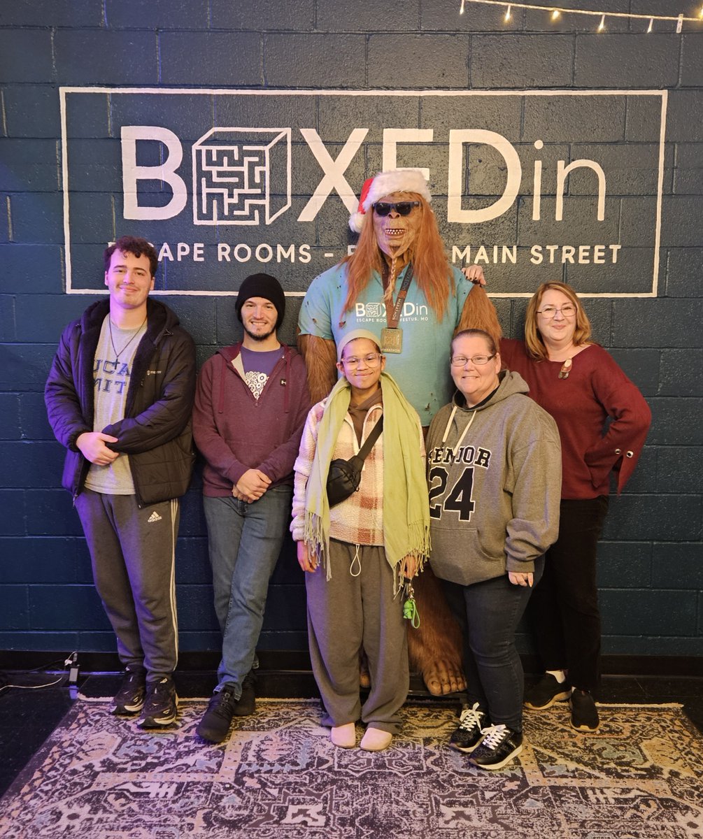 Pro_SUCCESS_JC's tweet photo. Team TRIO wrapped up the semester with a victory! 🗝️⏳ Our leadership crew beat the escape room with just four minutes left on the clock! https://t.co/zbf0swpBAq
