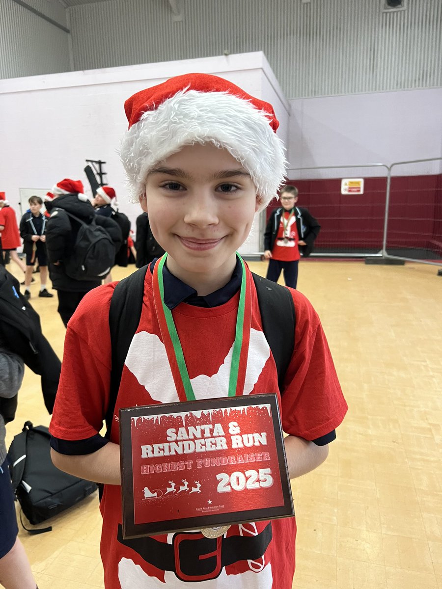 TMiddlecottPE's tweet image. TMA @dretsport Santa Run. Well done all