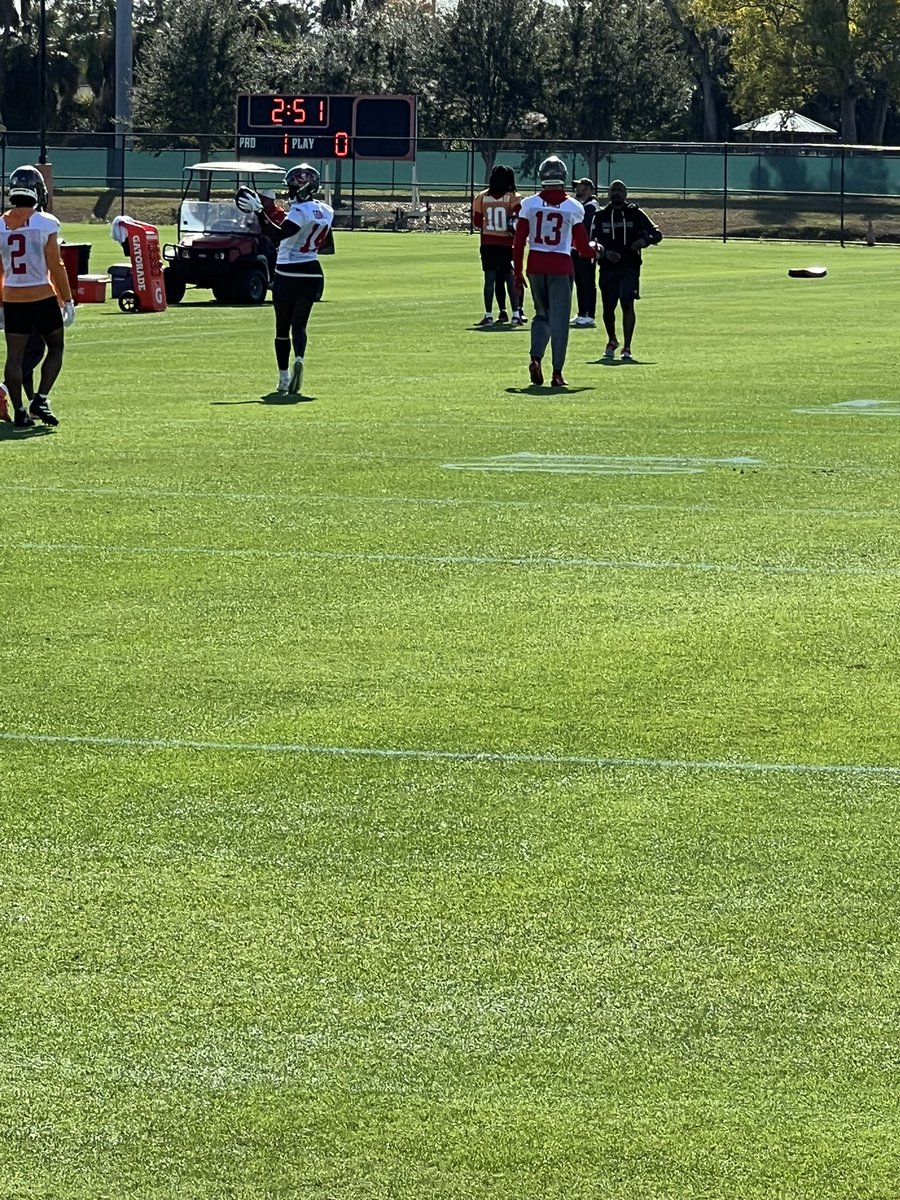 PewterReport's tweet image. Tykee Smith, SirVocea Dennis, and Cade Otton returned back to practice. 

Mike Evans and Jalen McMillan practiced, too. 

#Bucs had a full group with the extra days off.