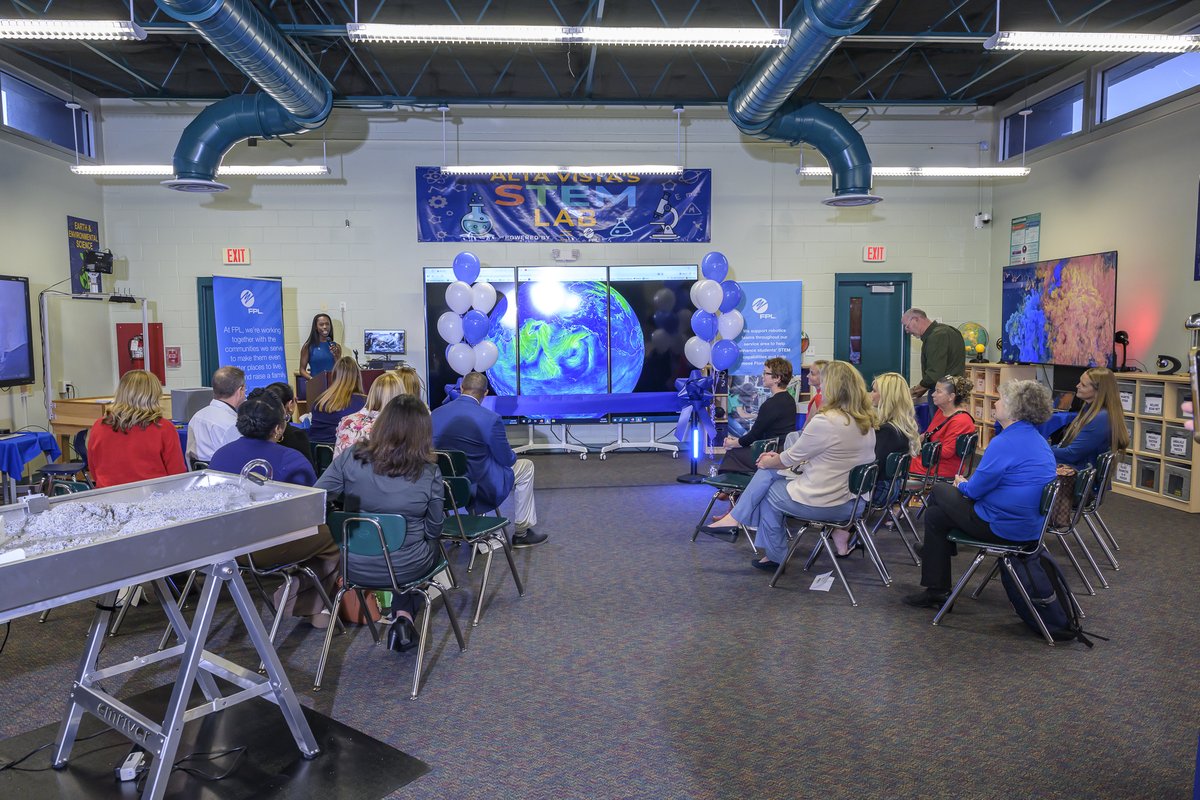 insideFPL's tweet image. Alta Vista Elementary School in Sarasota recently unveiled its transformed STEM laboratory! 🎉 With state-of-the-art Earth science instruments and digital fabrication equipment, students now have hands-on tools to explore, create and innovate. We're excited to see the next…