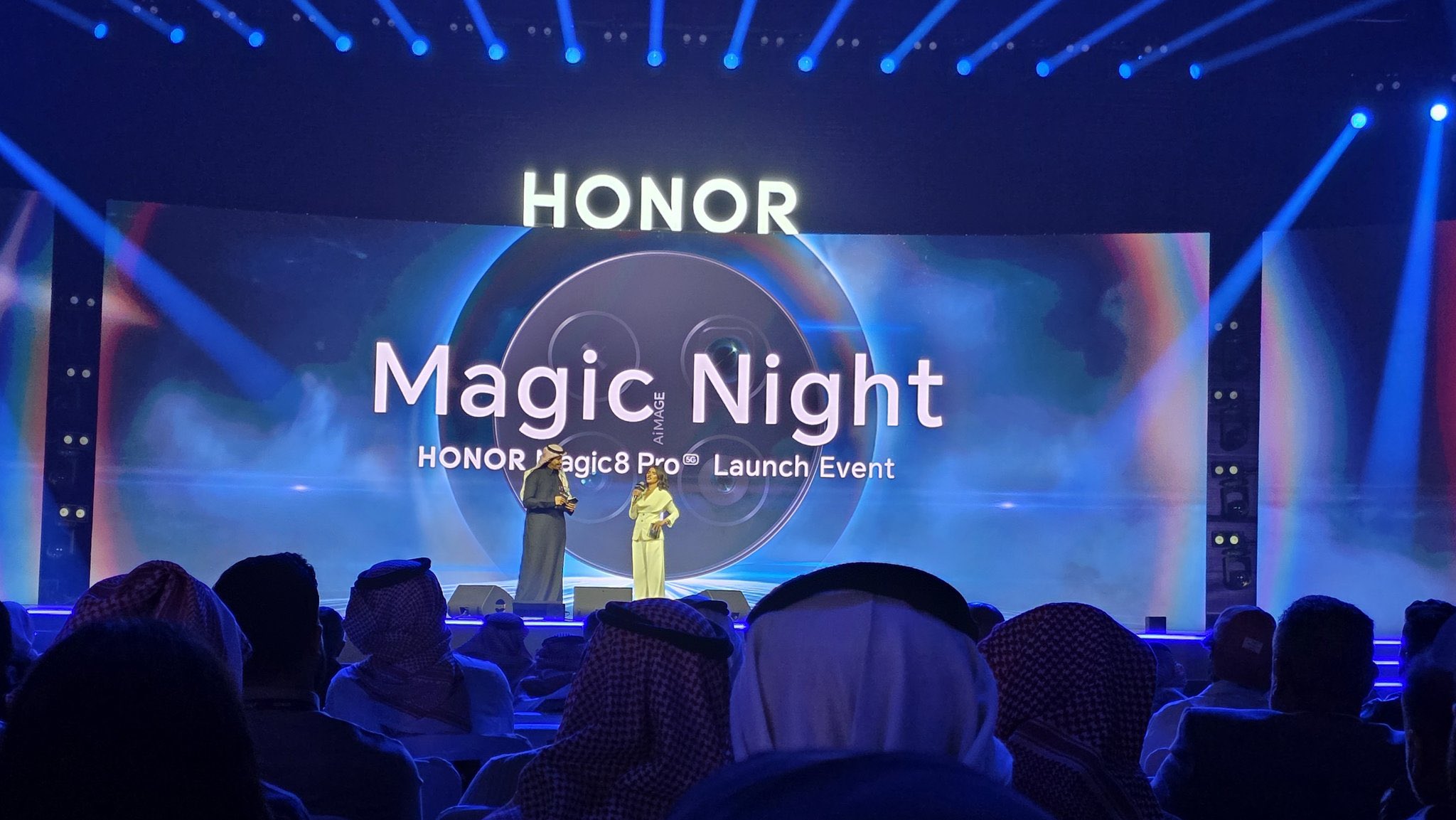 أرقام قوية من هونر في السوق السعودي: تجاوزت مبيعات هونر حاجز 2 مليون جهاز في السعودية مع نهاية 2025.. لوحيات هونر حققت مبيعات أكثر من 500 ألف جهاز خلال عام 2025.. أداء يعكس ثقة السوق ونمو العلامة بشكل واضح. #سحر_بلمسة_واحدة 