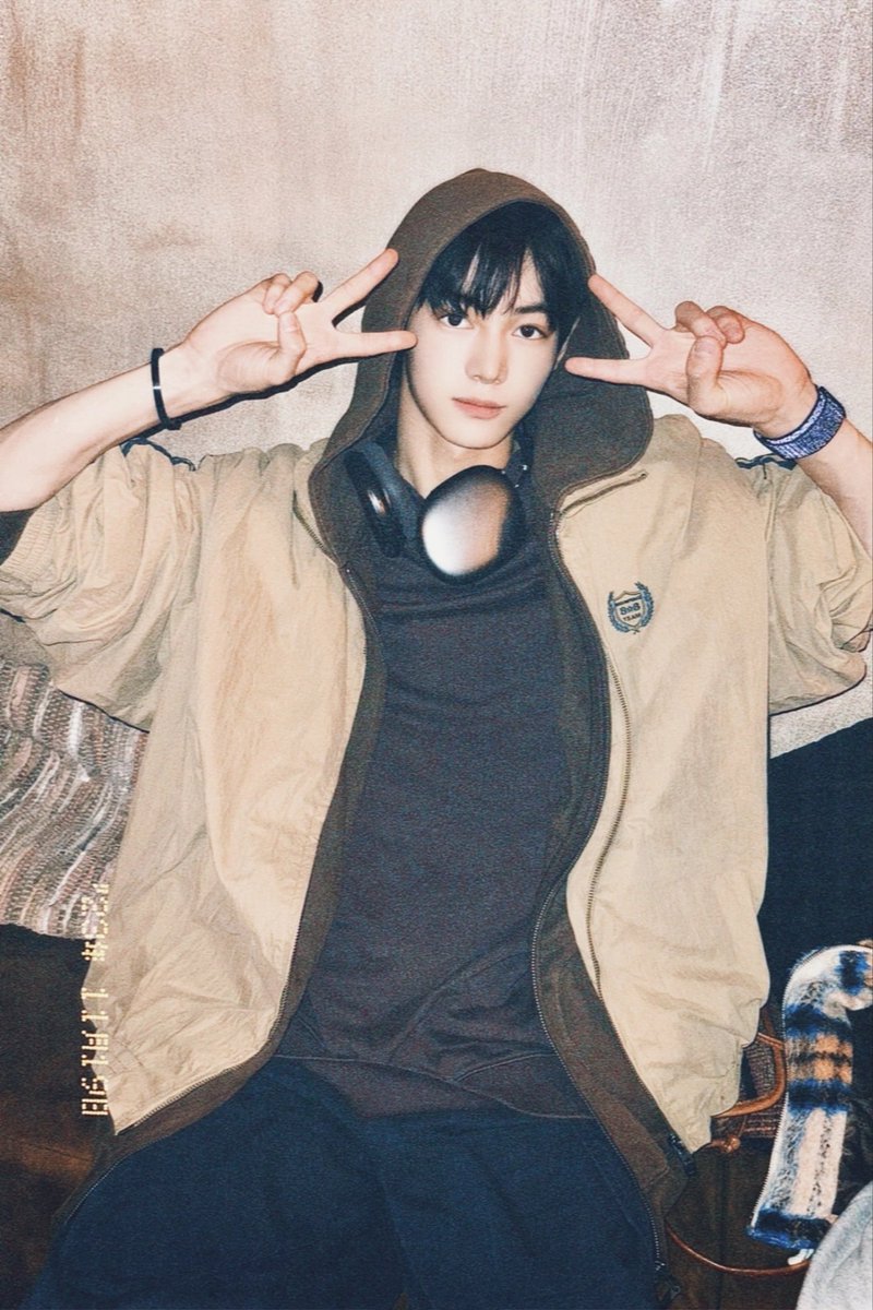 i0twssof's tweet image. 𝚂oy un obsesionado con estas #𝟐𝕝uvːmǝ𝕝öd𝕚es 📻♡ porque mis padres son tan 𝕥alentosos que sin duda alguna, se sabe de dónde salieron mis genes, así que háganme el 𝕗avor de escucharlos que no se arrepentirán!

#𝚑𝕚ro͞no’s 𓈒𓈒𓈒 𝄞 ٭ 𝑐l𝕚ché !