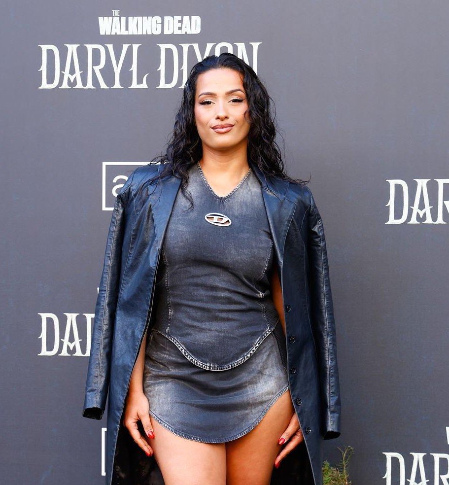 oscar_sant0s's tweet image. 🚨🇪🇦 Chanel has also returned her Eurovision trophy to the EBU HQ in Geneva.