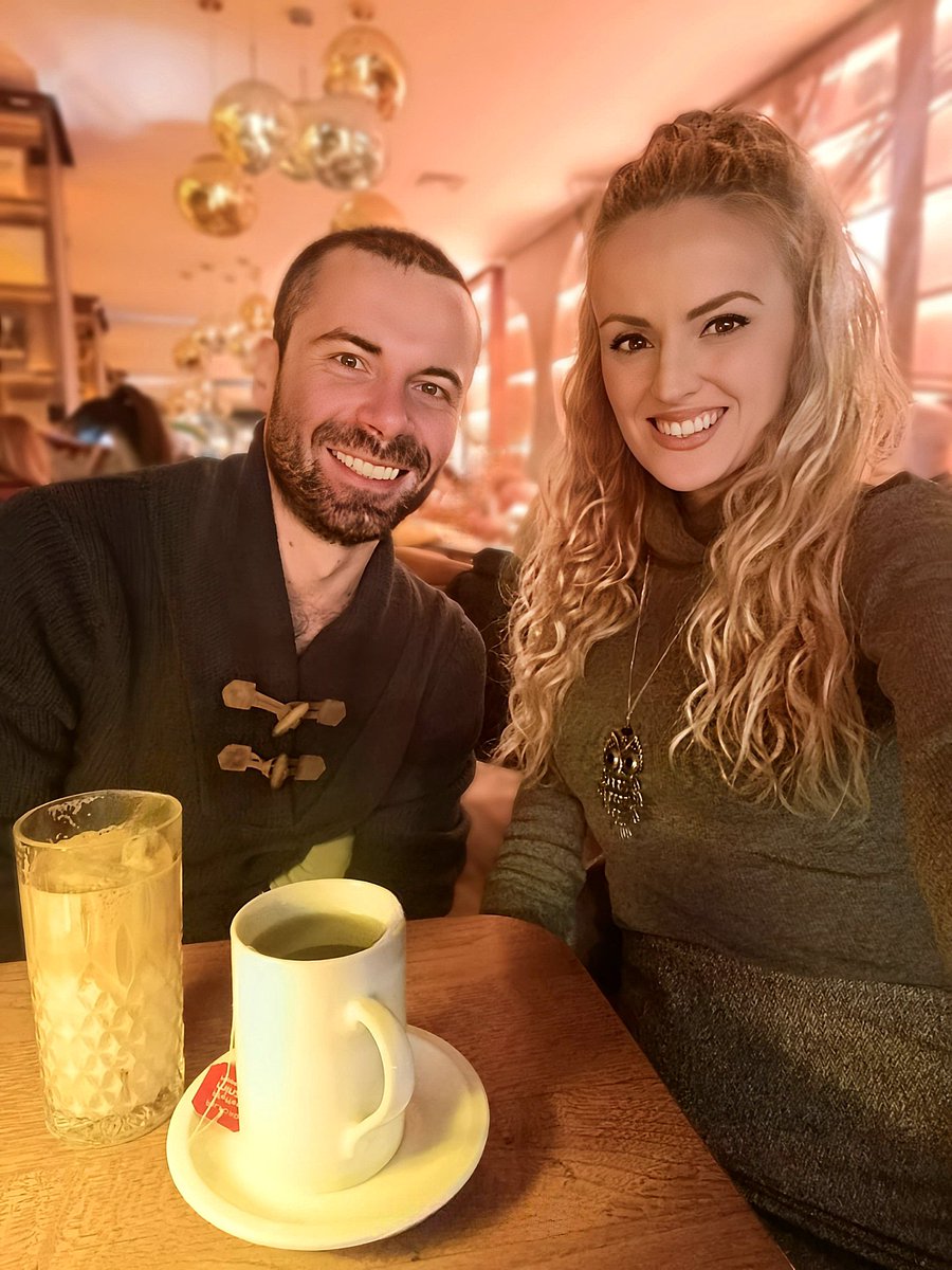 NellyMonk1's tweet image. Late-night tea with a friend ☕✨ We talked about life, love, and his boyfriend, always nice to catch up in a crowded cozy cafe 🖤

#friendship #cozyvibes #nighttea #relationships #lifechat #gratefulmoments #mindfulmoments