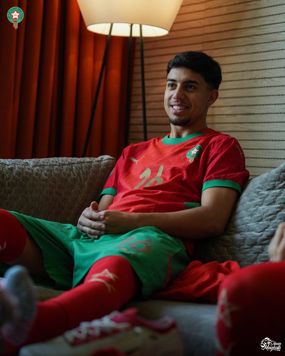 إليــاس أخــوماش من كواليس جلسة التصوير 📸

𝑰𝒍𝒊𝒂𝒔 𝑨𝒌𝒉𝒐𝒎𝒂𝒄𝒉 lighting up the camera behind the scenes 💫

#DimaMaghrib 🇲🇦 | #AFCON25