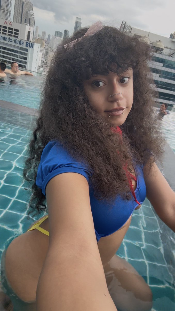 hellazebraUwU's tweet image. like this if i’m your type