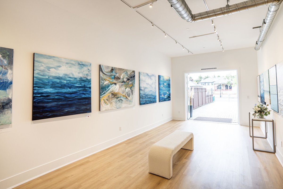 Pearl brings the spirit of coastal living into everyday life—with apparel, home goods, and skincare chosen for their beauty, intention, and timeless design. Down the street, you’ll find more of Kelly’s vision at the Kelly Mumford Gallery. pearlhalfmoonbay.com
#SupportDowntown