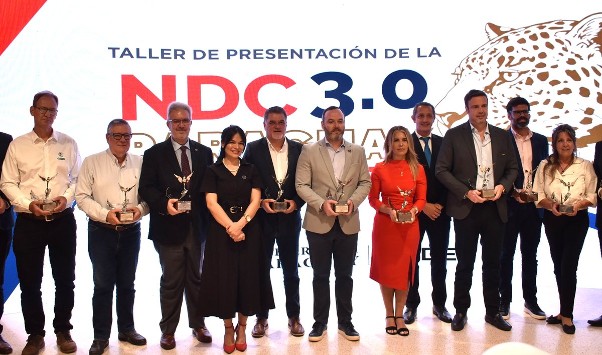 arp_py's tweet image. LA ARP RECIBIÓ UN RECONOCIMIENTO POR SU COMPROMISO CON LA ACCIÓN CLIMÁTICA Y EL DESARROLLO SOSTENIBLE

La NDC 3.0 es una hoja de ruta que orienta las acciones climáticas del país y brinda previsibilidad a actores nacionales e internacionales.
👉acortar.link/zpqHPz