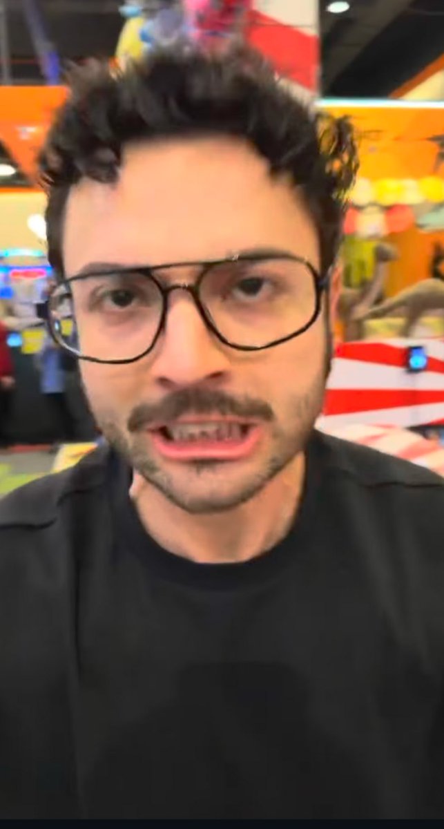 Çok ikonikler öyle böyle değil şuan gülmekten çenem ağrıyor biri arabaya sığmamış diğeri hırs yapmış evet reponun tadını o gün gerçekten çocuklar çıkarmış 😍<a href="/AbdullhAydn/">Abdullah Aydın</a> özür dilerim tutamadım kendimi 😂
Brothers forever ♾️
#HalitÖzgürSarı 
#AbdullahAydın