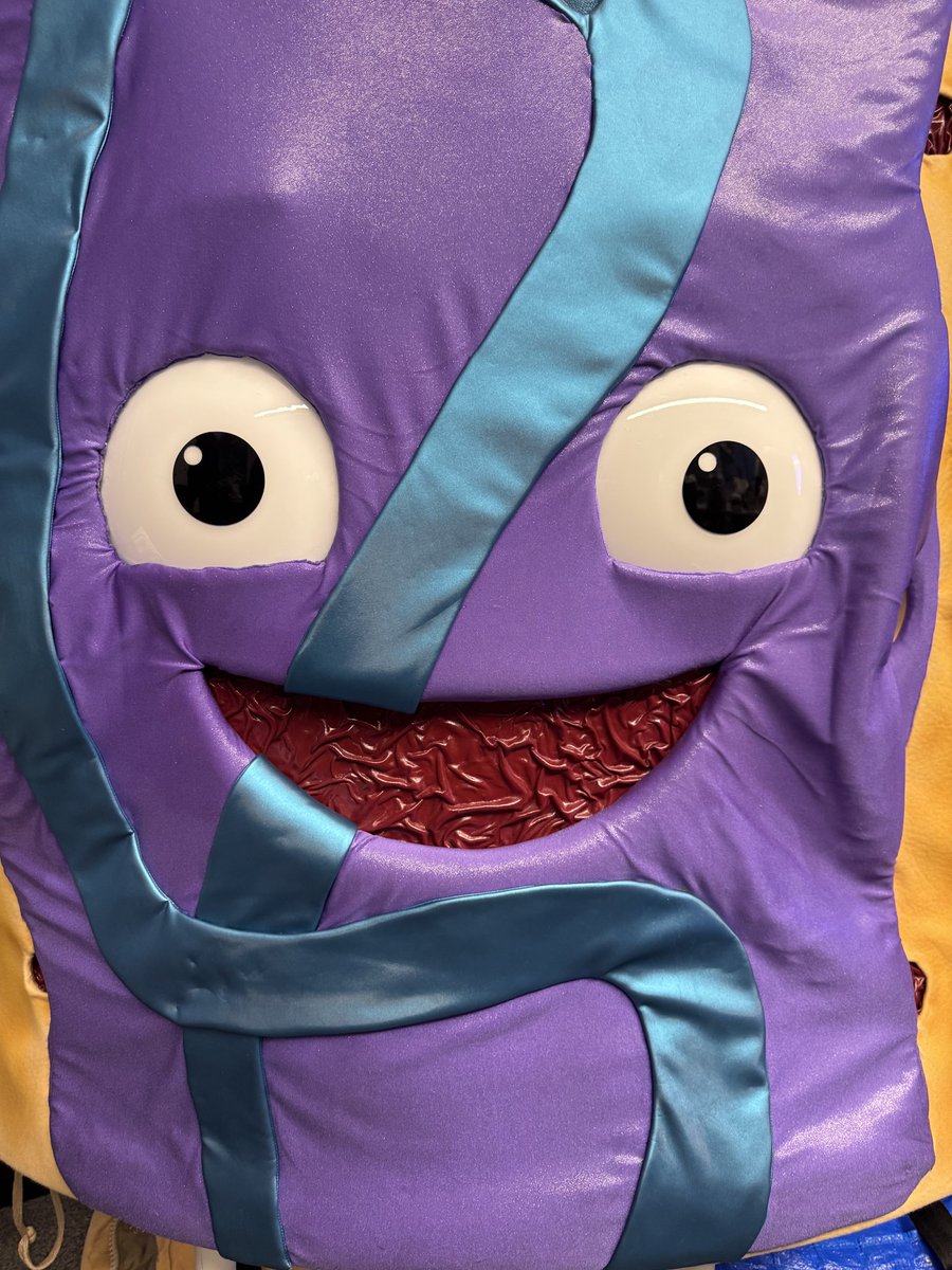 jasonryanperry's tweet image. Wild Berry for Vanity Fair

@PopTartsBowl