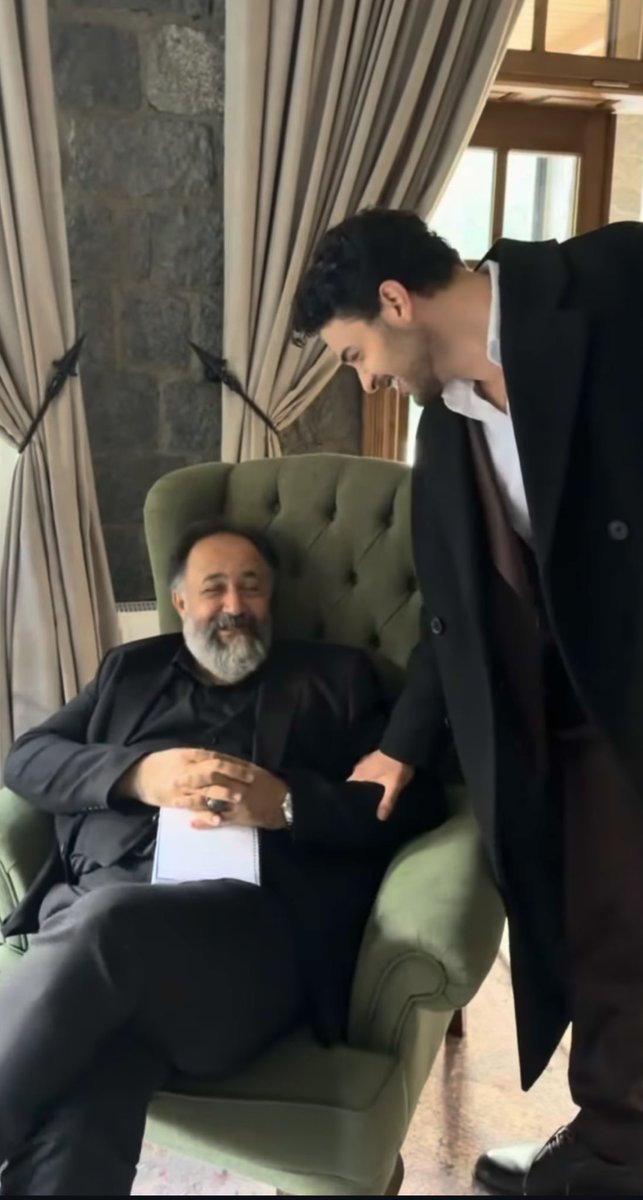 Setin hiperaktif yaramaz çocuğu 😍 Şenay teyzeyi anlamak 🫠

#HalitÖzgürSarı