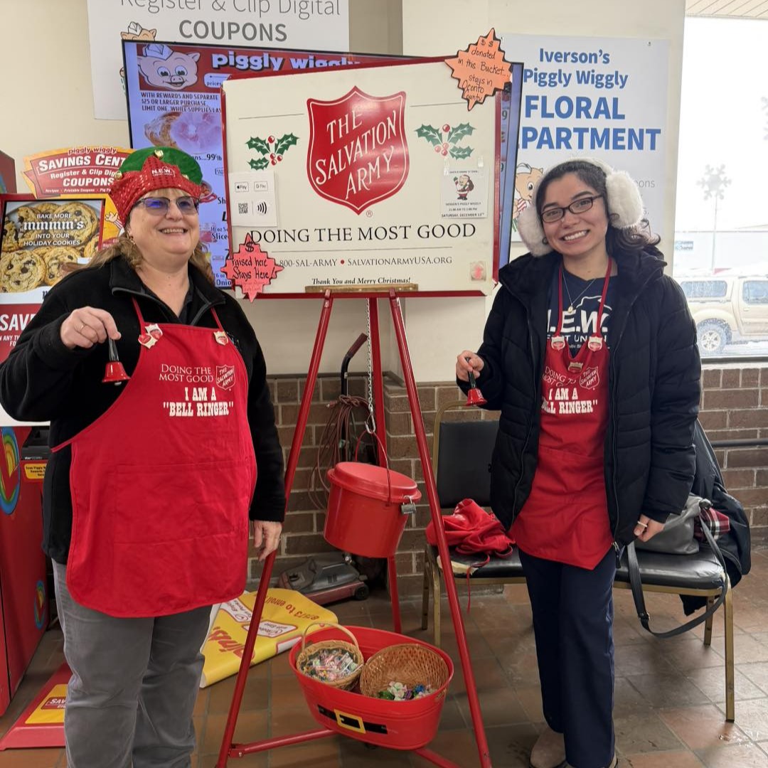 NEWCU's tweet image. We had a great time yesterday ringing bells for the Salvation Army at Iverson’s Piggly Wiggly in Oconto Falls and Lafaro’s Fresh Market in Peshtigo! Thanks to all our staff that dedicated an hour of their day to help raise funds.