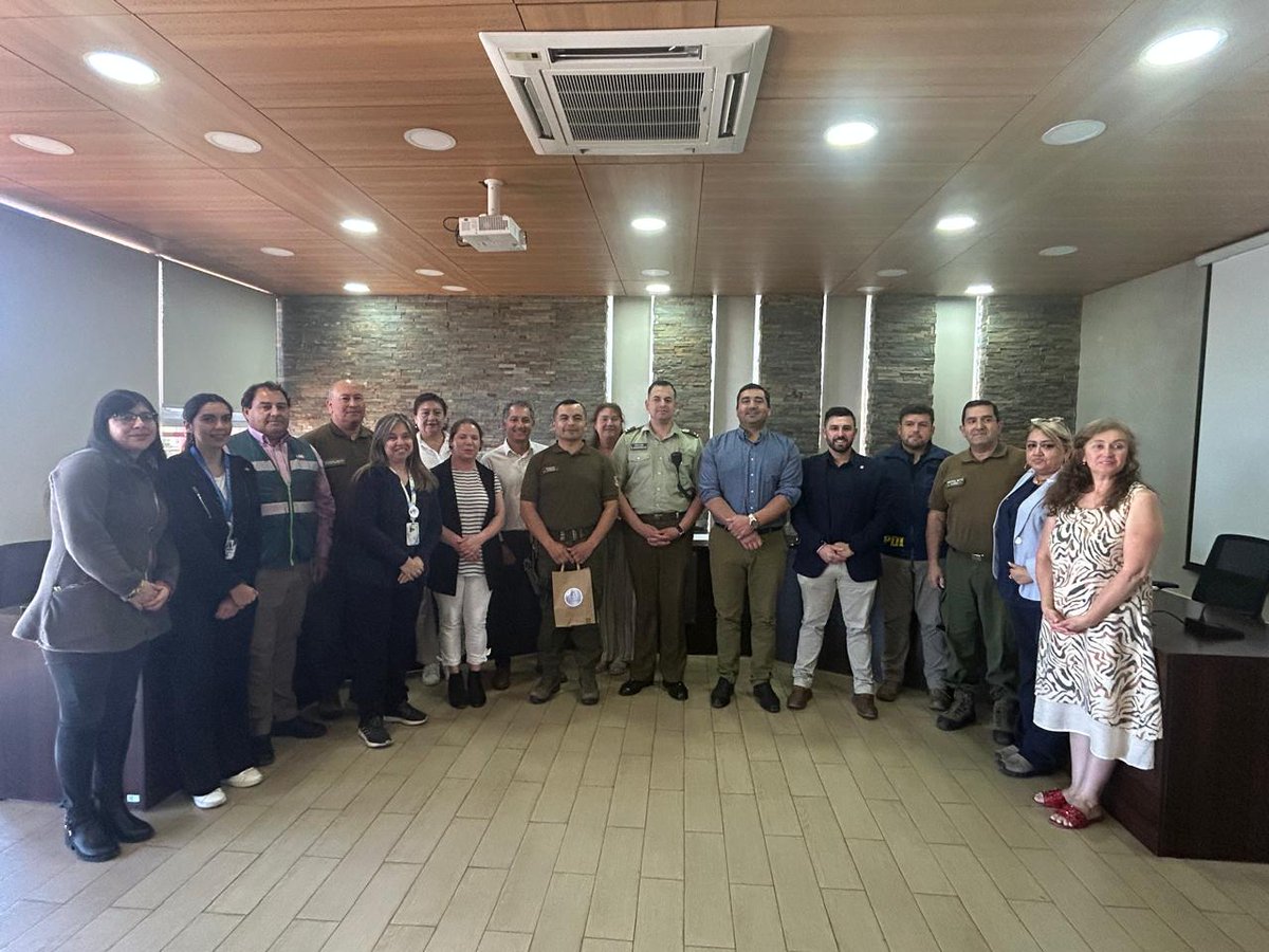 CarabNuble's tweet image. Carabieneros de #ChillánViejo, #Recinto, #Pinto y #LasTrancas (F) participaron en Consejo Comunal de Seguridad de @munipinto donde se destacó el trabajo conjunto de las últimas semanas, donde resaltan 10 detenidos por diversos delitos y más de mil controles y fisclizaciones.