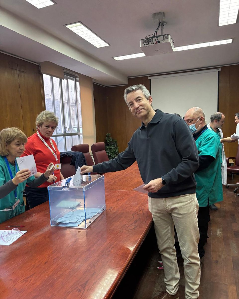 icomemparatodos's tweet photo. 🗳️ Hoy se cumple un año de estas imágenes

Hace 3⃣6⃣5⃣ días que los médicos de Madrid expresaron su voluntad democrática, pero los perdedores de las elecciones decidieron que el @Icomem_Oficial seguiría siendo suyo.

▶️ Seguimos trabajando para que vuelva a ser de sus médicos https://t.co/hDUINcEdOh