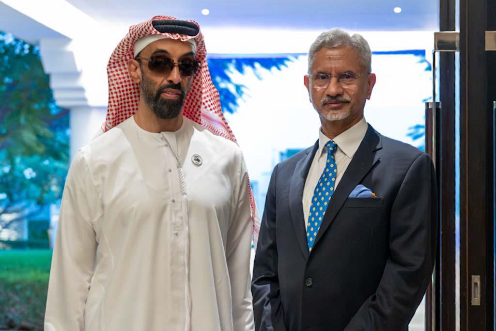 طحنون بن زايد: التقيت معالي الدكتور سوبرامانيام جايشانكار وزير الشؤون الخارجية في جمهورية الهند، حيث بحثنا العلاقات الثنائية وفرص تعزيز الشراكة الاستراتيجية في مختلف المجالات، بما يدعم التنمية المشتركة ويحقق الازدهار لشعبي البلدين الصديقين. #مركز_الاتحاد_للأخبار 