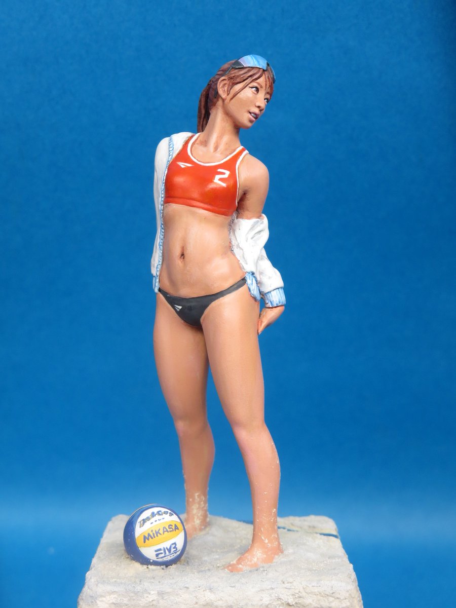 のりをさん<a href="/noriwo2519/">noriwo25</a>原型製作
「ぐいっと娘。」完成しました。
スケールは1/20です。
お尻をグイッと持ち上げるポーズが特徴です。
オリジナルの造形を自分なりにプロポーション変更したり、サングラスやボールを自作してビーチバレー選手にしてみました。
↓