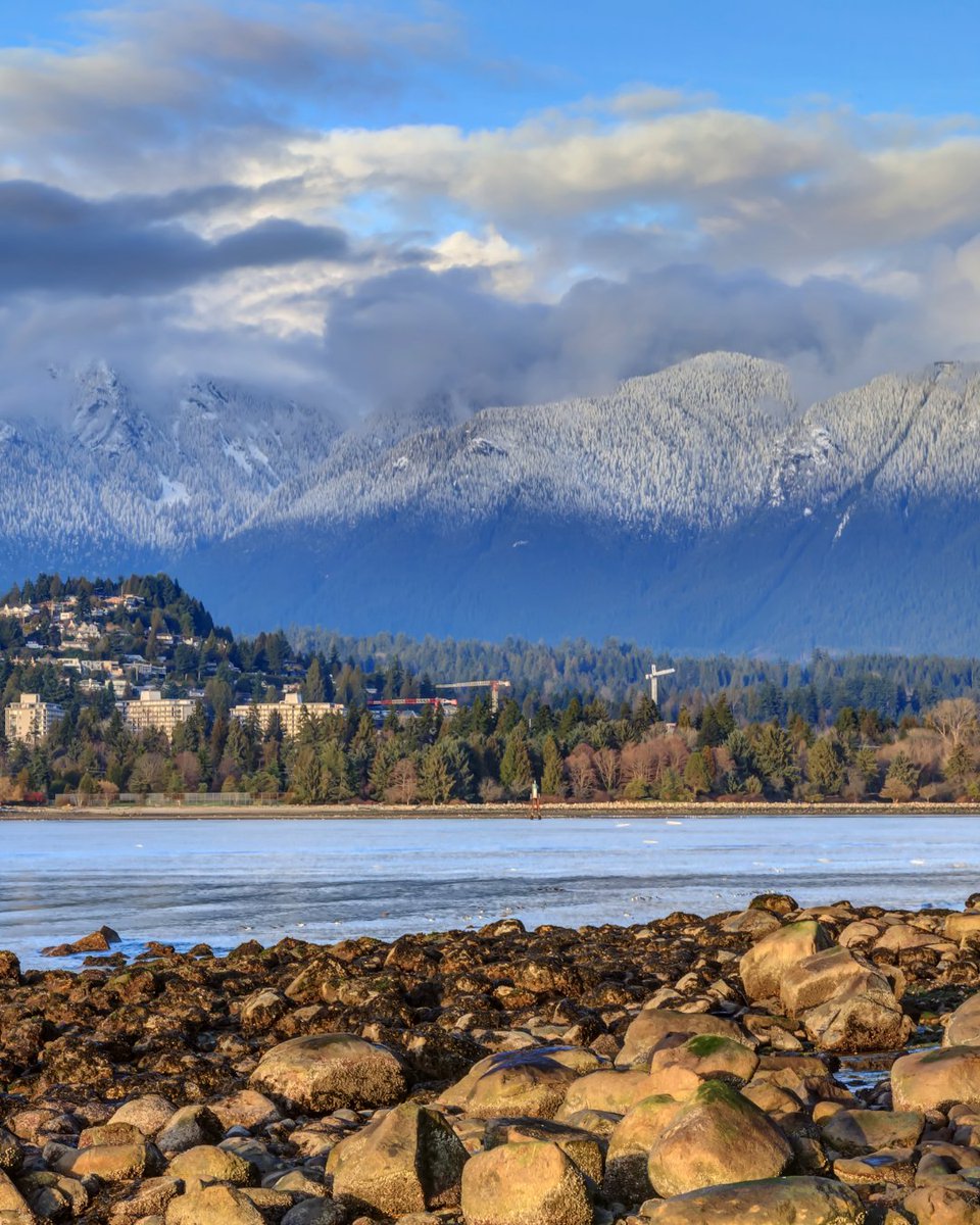 Last call! ⏰ Book your winter getaway by Dec. 19 for stays through Jan 5 and get a <a href="/VisitRichmondBC/">Visit Richmond, BC</a> VISA e-card. 

Book your stay here bit.ly/SheratonYVRvisa