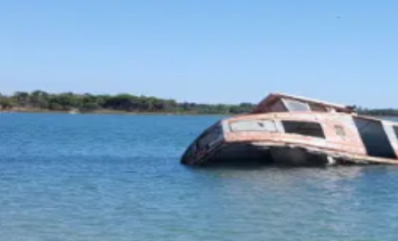 AccidentLocal's tweet image. 🚨 BREAKING NEWS
Three Cape Coral residents were killed in a boating accident on the Caloosahatchee River over the holiday weekend. ⛵🌊😔
Know the area? Stay updated &amp;amp; follow us. 
🔗 localaccidentreports.com/cape-coral-fl-… 
#CapeCoral #Florida #BoatingSafety #Caloosahatchee