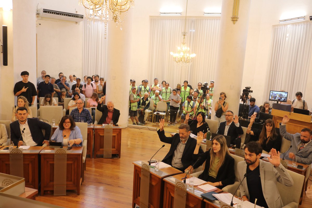 Felicitaciones a los trabajadores tarjeteros porque con coraje y lucha lograron ser incorporados al estacionamiento. 

El ajuste de Milei y Frigerio avanza pero la economía popular llegó para quedarse y construir esperanza

La política debe construir justicia social