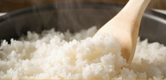 هل إعادة تسخين الأرز يعرّضكم للتسمم؟ 