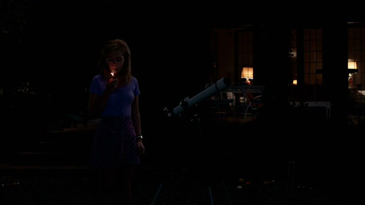 BenjaminCrew1's tweet image. Watching Mad Men, you can see just how much lighting changed from the 2000s into the 2010s.
First two shots are night scenes from Season 1 (2007) next two are from Season 7 (2014)