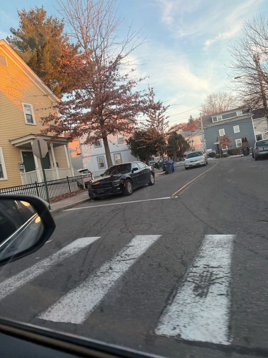 DavidMoralesPVD's tweet image. Throughout this morning there has been a disturbing presence of ICE in Olneyville and Downtown Providence.

Despite the suffering and pain our community is experiencing, our immigrant community continues to be targeted. Stay safe neighbors.

📸: JJ Apineda Noticias