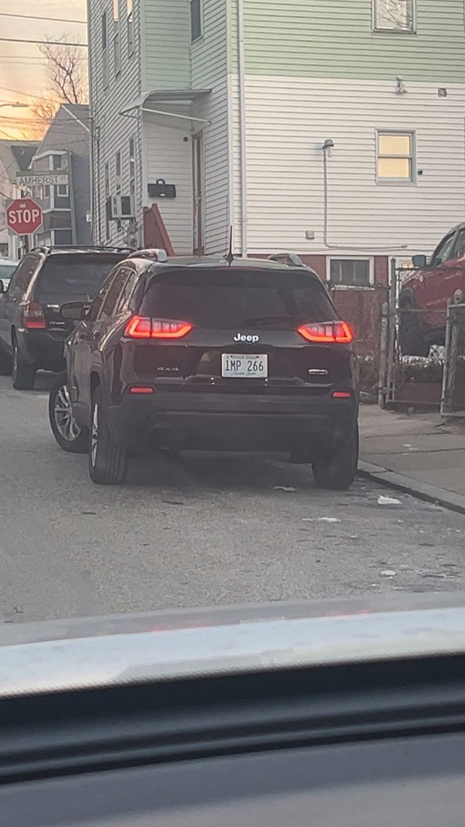 DavidMoralesPVD's tweet image. Throughout this morning there has been a disturbing presence of ICE in Olneyville and Downtown Providence.

Despite the suffering and pain our community is experiencing, our immigrant community continues to be targeted. Stay safe neighbors.

📸: JJ Apineda Noticias