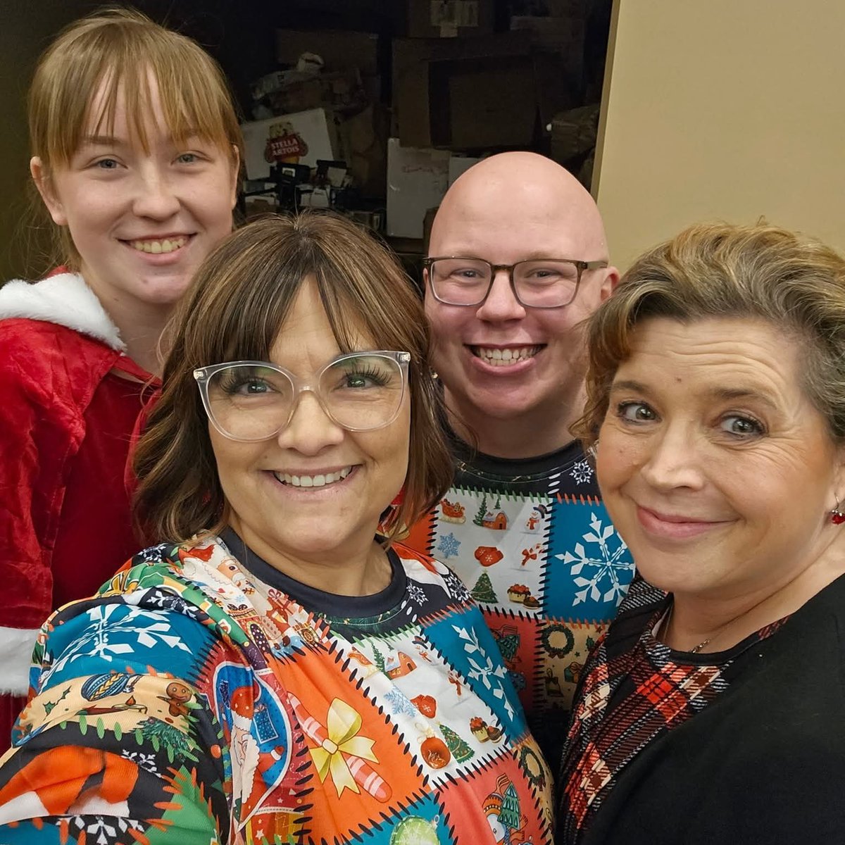 WilderPageant's tweet image. One more cast call out from the MASC production of It's a Wonderful Life. 
At the Walnut Grove Laura Ingalls Wilder Pageant we are family, even in the off season.  Theater is a great way to build new friends that last through the years.  
Thanks, Daniel, for sharing the photo.