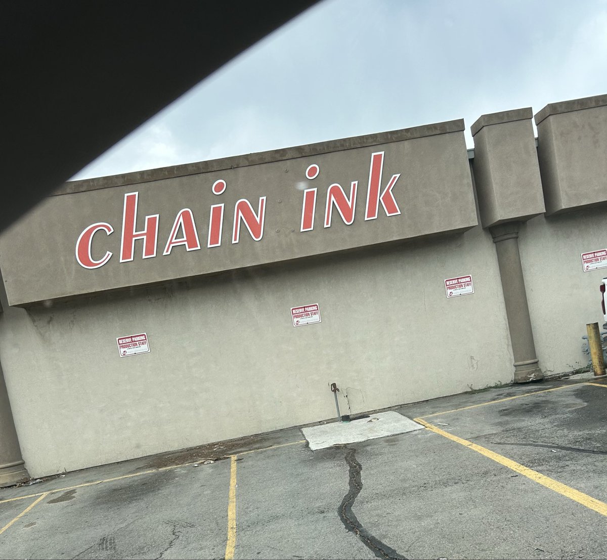 GriffyYon's tweet image. When your local store is REALLY obsessed with printing supplies! 😆

#memes #funny #missingLetter #sign
