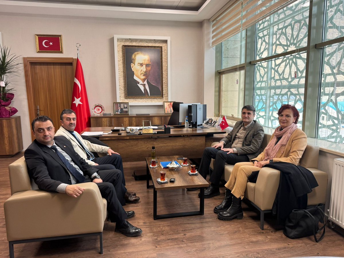 vantarimorman65's tweet photo. İl Müdürümüz Dr. Turgay Şişman, Kapıköy Sınır Kapısı Gümrük ve Ticaret Müdürü Kamil Akgöç’ü ziyaret ederek sınır ticareti ve tarımsal ürünlerin ülkeye giriş işlemleri hakkında bilgi alışverişinde bulundular.
@ibrahimyumakli @tcvanvaliligi @musagoktas_ @trgyssmn https://t.co/kpcIVSinKn