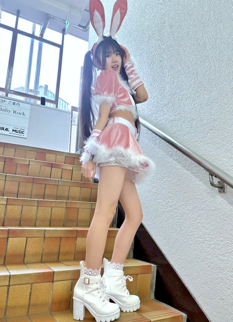 おはモニ～🩷☀️ 今日は6時間授業→塾3時間📚✏️ ちょっとハード