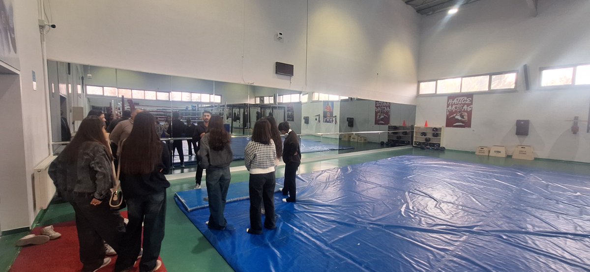 Gençlerimiz hayallerine bir adım daha yaklaştı! 🎓✨
MİAD Çocuk Evleri'ndeki kız çocuklarımızla İnönü Üniversitesi’ni ziyaret ettik. Gezimizde, kendisi de devlet korumasında yetişmiş kıymetli hocamız Prof. Dr. Mustafa Kutlu’nun ev sahipliği bizlere ilham verdi.