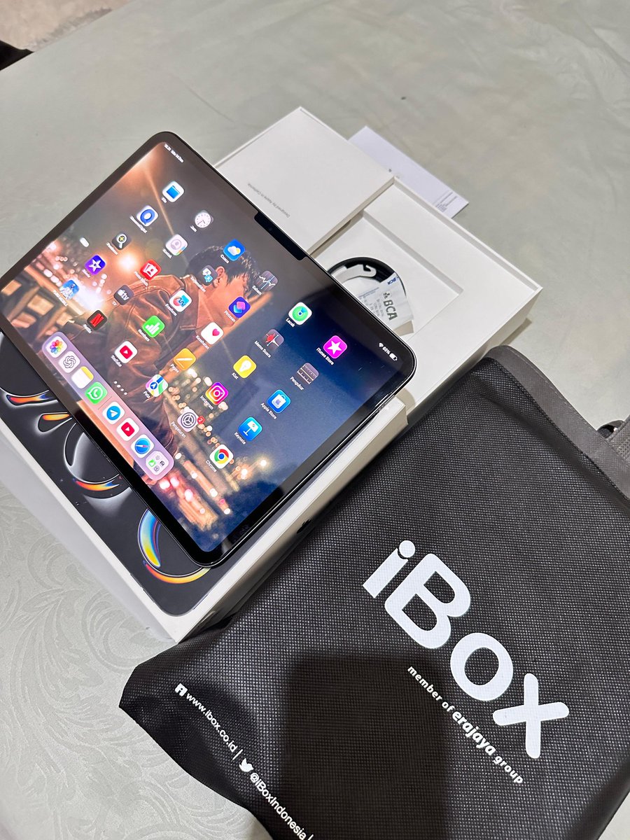 plowerkyungsoo's tweet photo. WTS Ipad M4 Pro 11 inch Rp 16,5 jt, 256 GB ex lbox (bergaranasi sampai 22 Desember 2025), Mulus 99,9%
Sudah ada tempered glass
Kelengkapan lainnya kabel, adaptor, keyboard, mouse, kotak, pencil
Pemakaian buat note sama Drakor https://t.co/RIxGR2Cad5