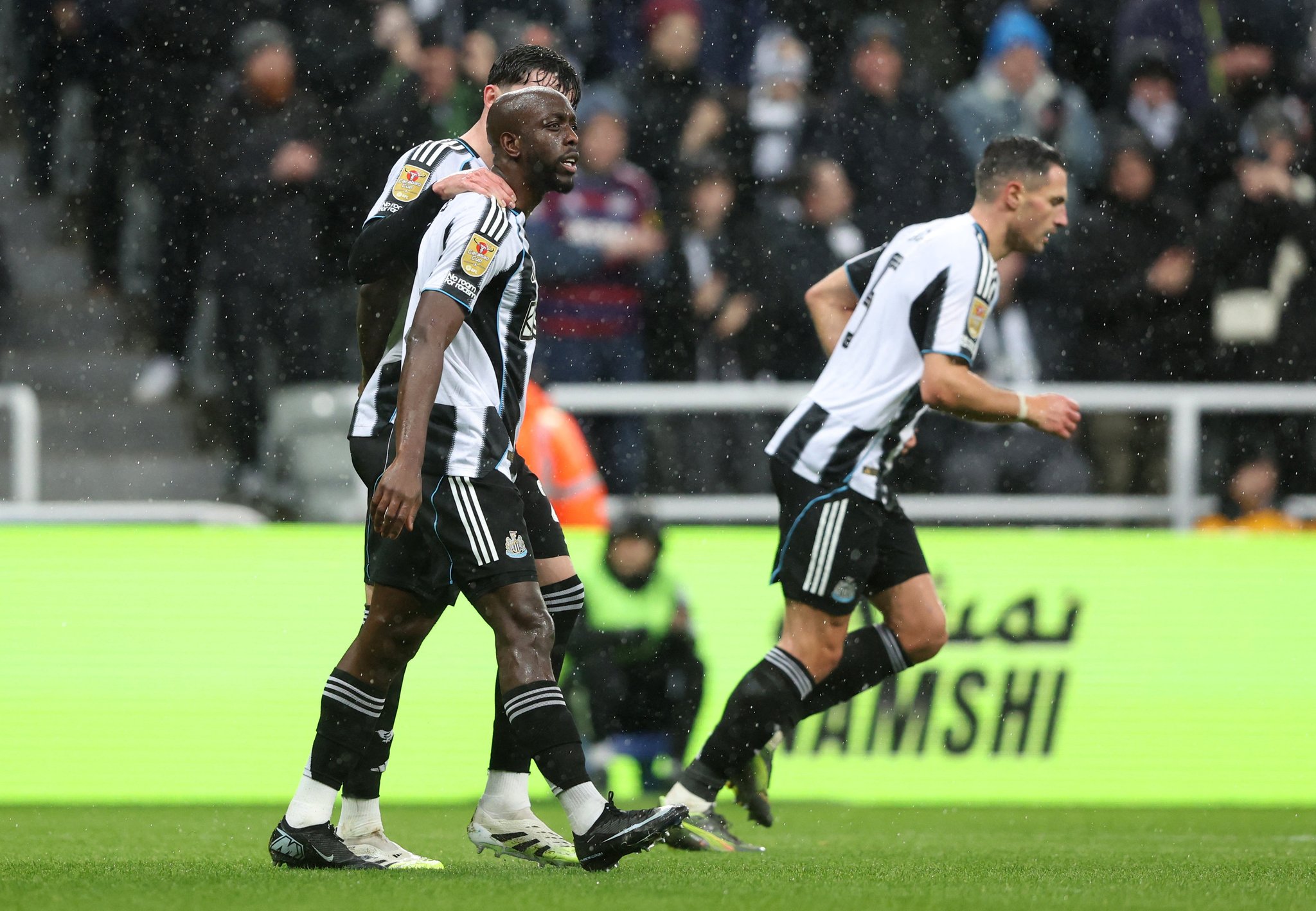 نيوكاسل يتأهل إلى نصف نهائي كأس الرابطة الإنجليزية بعد الفوز على فولهام بنتيجة 2-1 