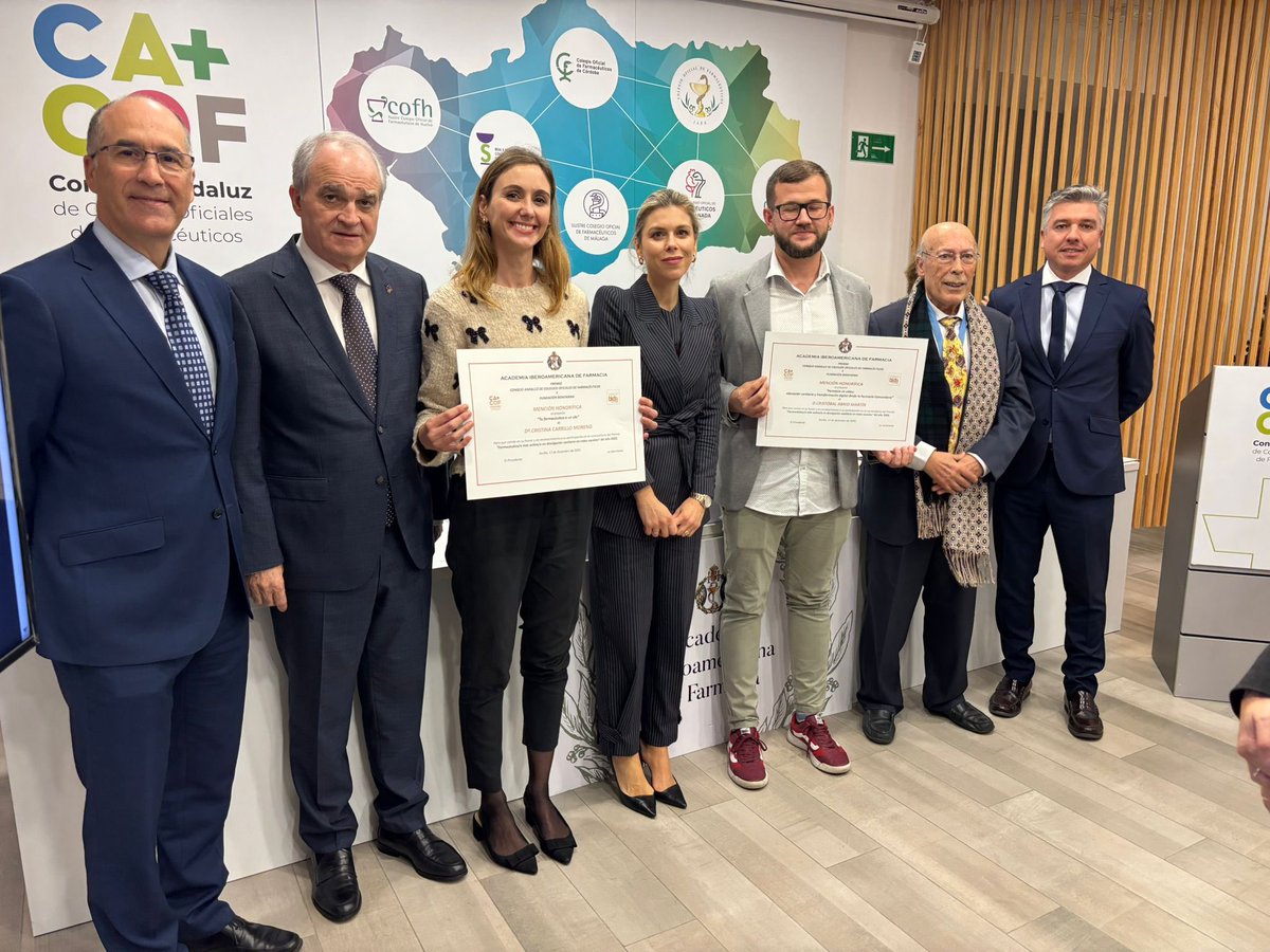 🏆 Elena Monje García, farmacéutica rural en León, se ha convertido en la ganadora del I Premio “Farmacéutico/a más activo/a en divulgación sanitaria en redes sociales”, galardón promovido por la Academia Iberoamericana de Farmacia y que cuenta con el apoyo del CACOF y la