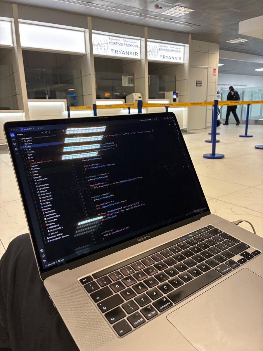 Missed my flight for the first time. Next one’s tomorrow. That means only one thing: an unplanned deep-work session.