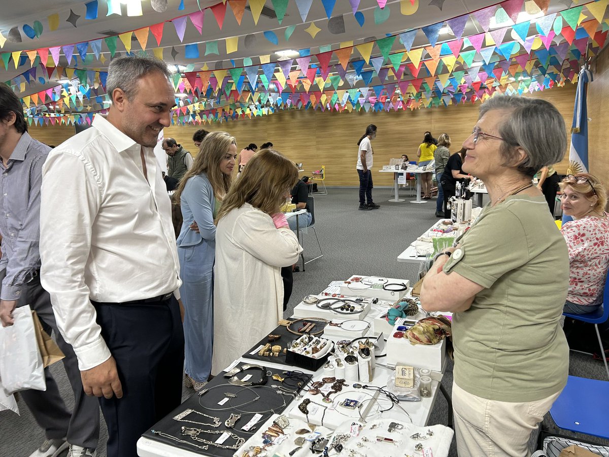 Disfrutamos de la Feria de Emprendedores que se realizó hoy en <a href="/EducacionBA/">Ministerio de Educación de Ciudad de Buenos Aires</a> con los proyectos creados por emprendedores egresados de distintas propuestas formativas de la Agencia de Habilidades para el Futuro💙