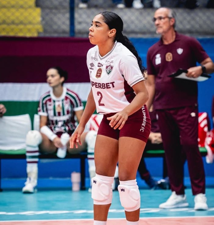 portalsuperliga's tweet photo. MARCELLE É DO OSASCO!

Está definido! A libero Marcelle Arruda, de 23 anos, jogará no Osasco/São Cristóvão Saúde na próxima temporada.

Segundo consta, o acordo foi para 3 temporadas. Valorizada, Marcelle foi a escolhida por Luizomar para ocupar a vaga de Camila Brait. https://t.co/pFUkuTFzyS
