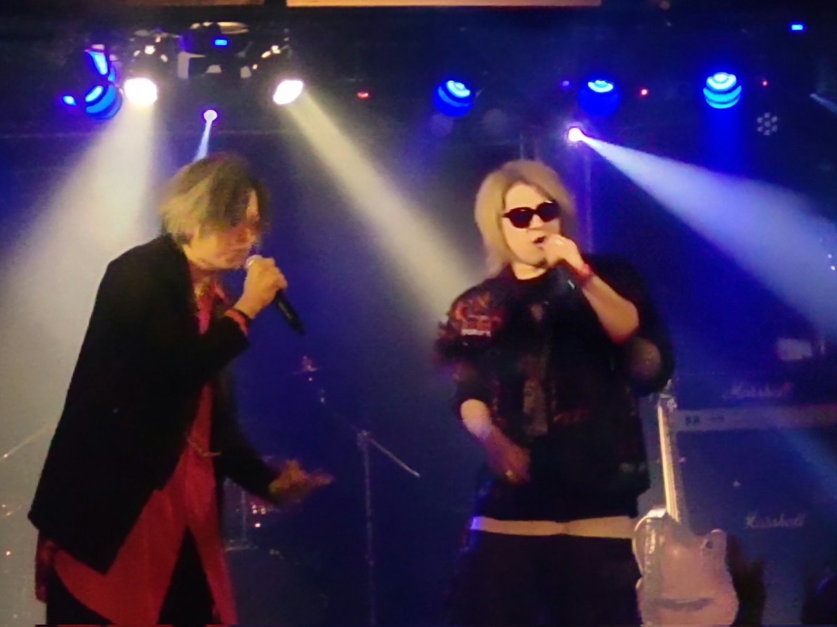 O_JAH_HiSA's tweet image. おはようございます☀
昨夜は今年最後の #TIGHTROPE
第3水曜BAR LIVEでした🎶
平日と言うのに凄く沢山の方にご来場頂きめちゃくちゃ盛り上がり今年の締めくくりとしては素晴らしいイベントになりました✨️
ご来場の皆様並びご出演者の皆様ありがとうございました🙇‍♂️
また今後とも宜しくお願い致します