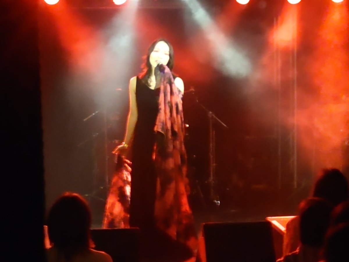 O_JAH_HiSA's tweet image. おはようございます☀
昨夜は今年最後の #TIGHTROPE
第3水曜BAR LIVEでした🎶
平日と言うのに凄く沢山の方にご来場頂きめちゃくちゃ盛り上がり今年の締めくくりとしては素晴らしいイベントになりました✨️
ご来場の皆様並びご出演者の皆様ありがとうございました🙇‍♂️
また今後とも宜しくお願い致します