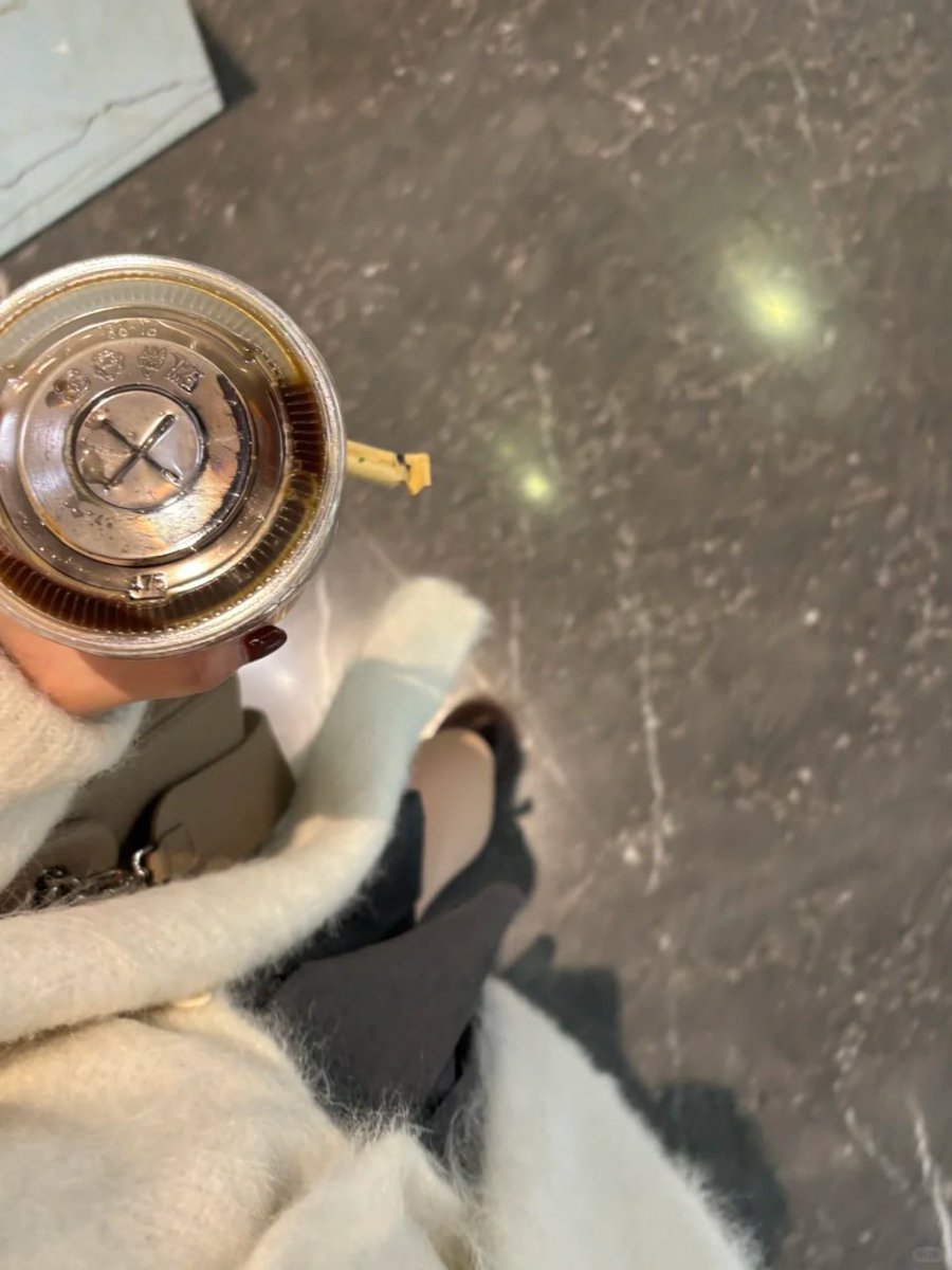 tahereb7's tweet image. Fresh fruit 🍎🍇 and sunlight make mornings calm and bright.