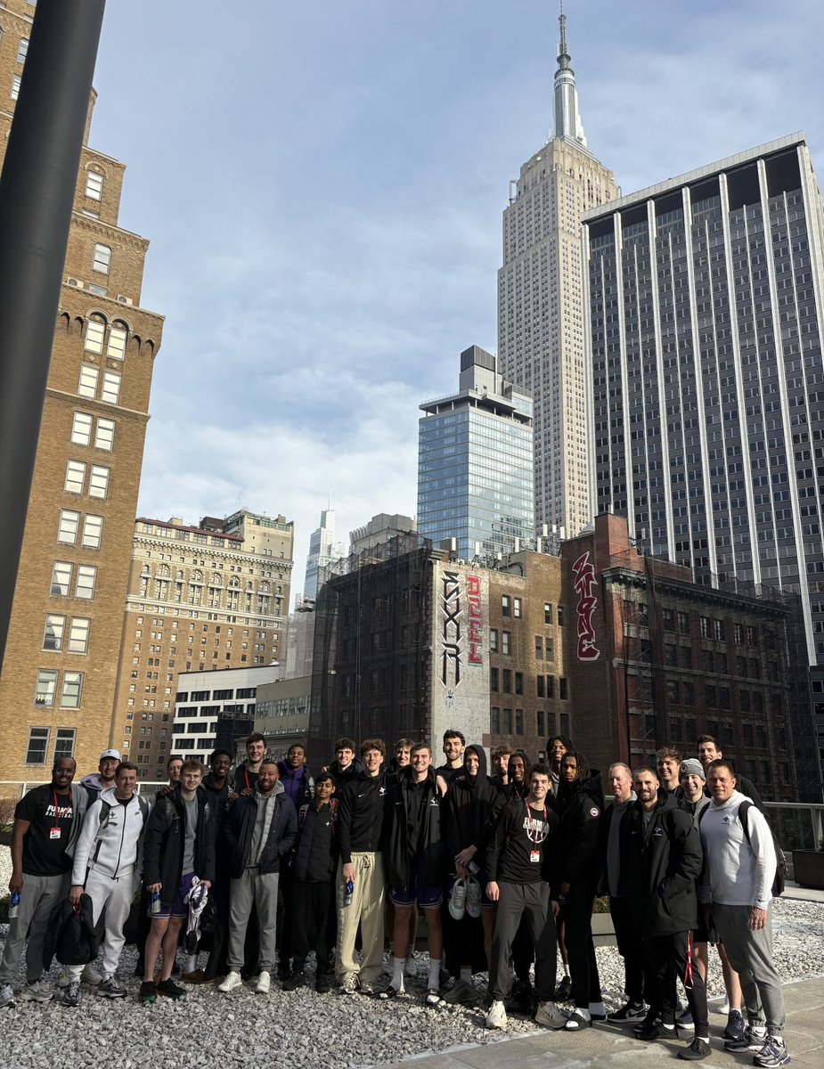 Appreciate @nikenyc having us today for practice! 🍎🗽The Paladins take on the Manhattan Jaspers tomorrow at 7 pm!

#BetterTogether // #ALLDIN