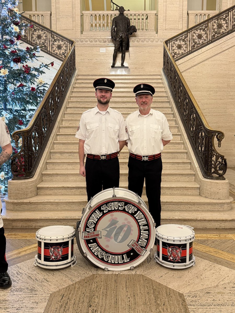 BaileyRFC72's tweet photo. Tremendous evening playing at parliament buildings this evening 

A great opportunity to close our 40th year on the road #ALSOW❤️🖤 https://t.co/KSUjfUbkYx